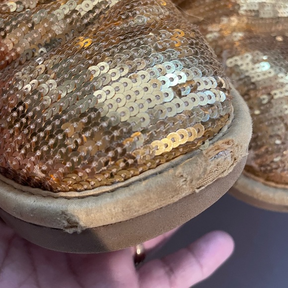 Ugg Women’s Gold Shiny Boots - Picture 13 of 16